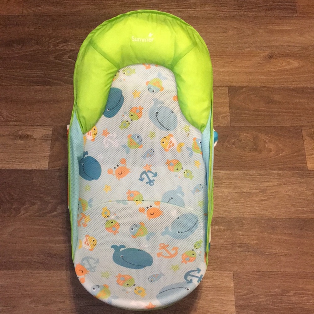 Baby bath tub